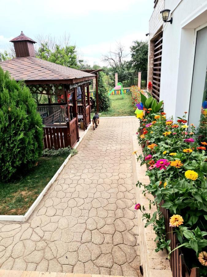 Nobless Villa Mereni  Bagian luar foto
