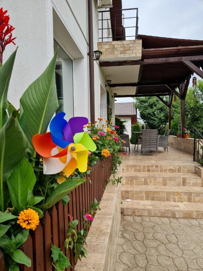 Nobless Villa Mereni  Bagian luar foto