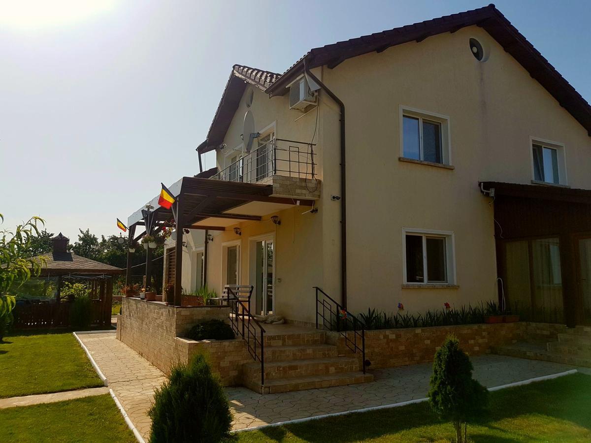 Nobless Villa Mereni  Bagian luar foto