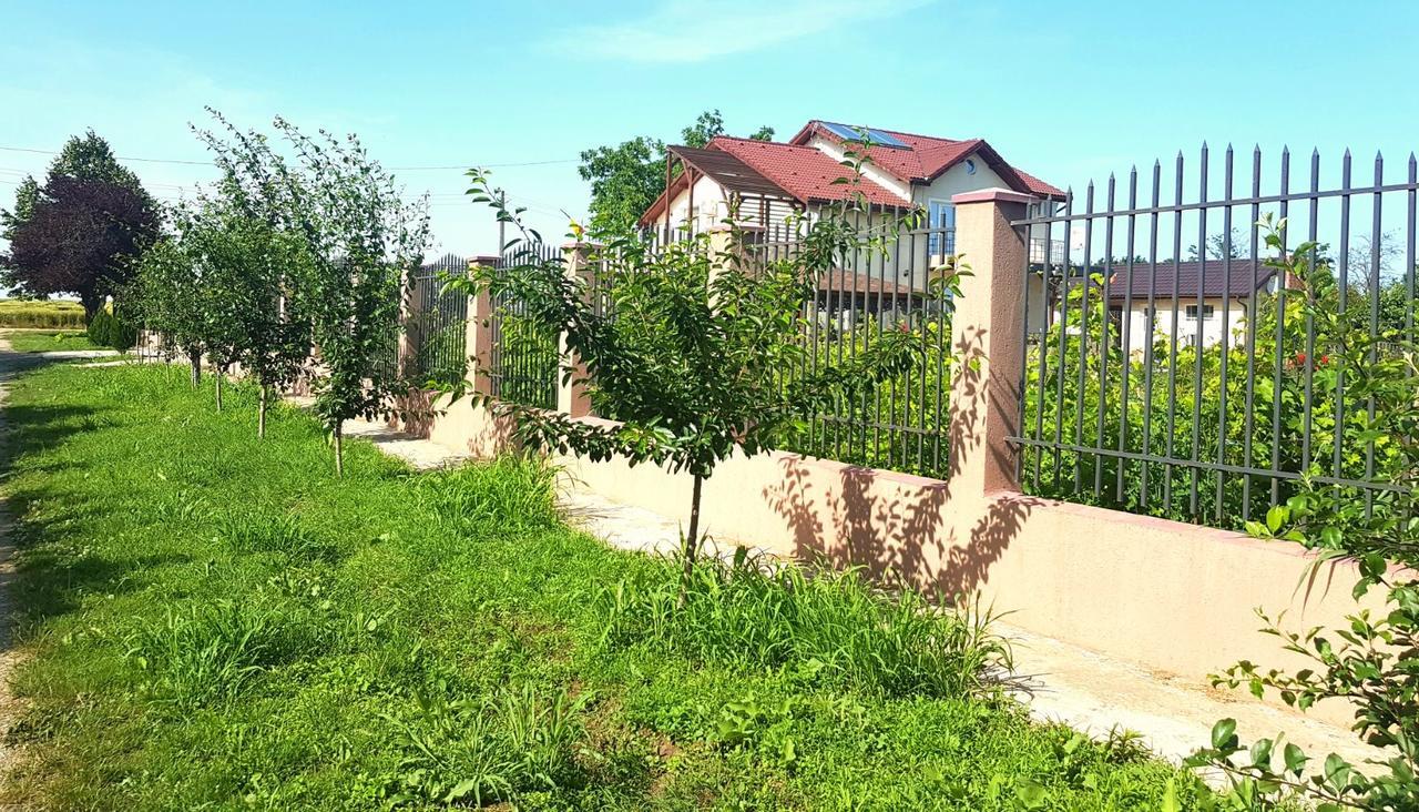 Nobless Villa Mereni  Bagian luar foto