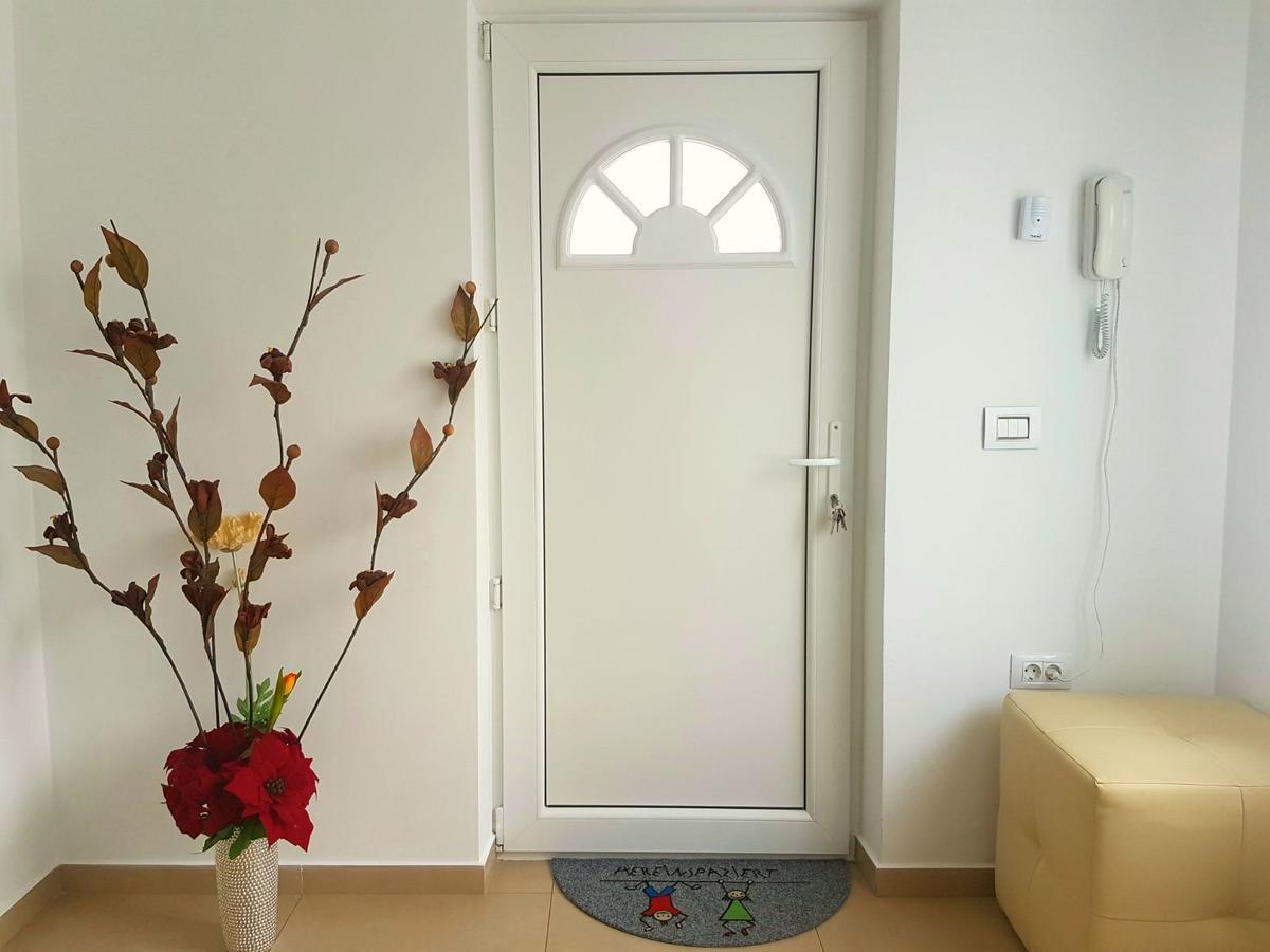Nobless Villa Mereni  Bagian luar foto